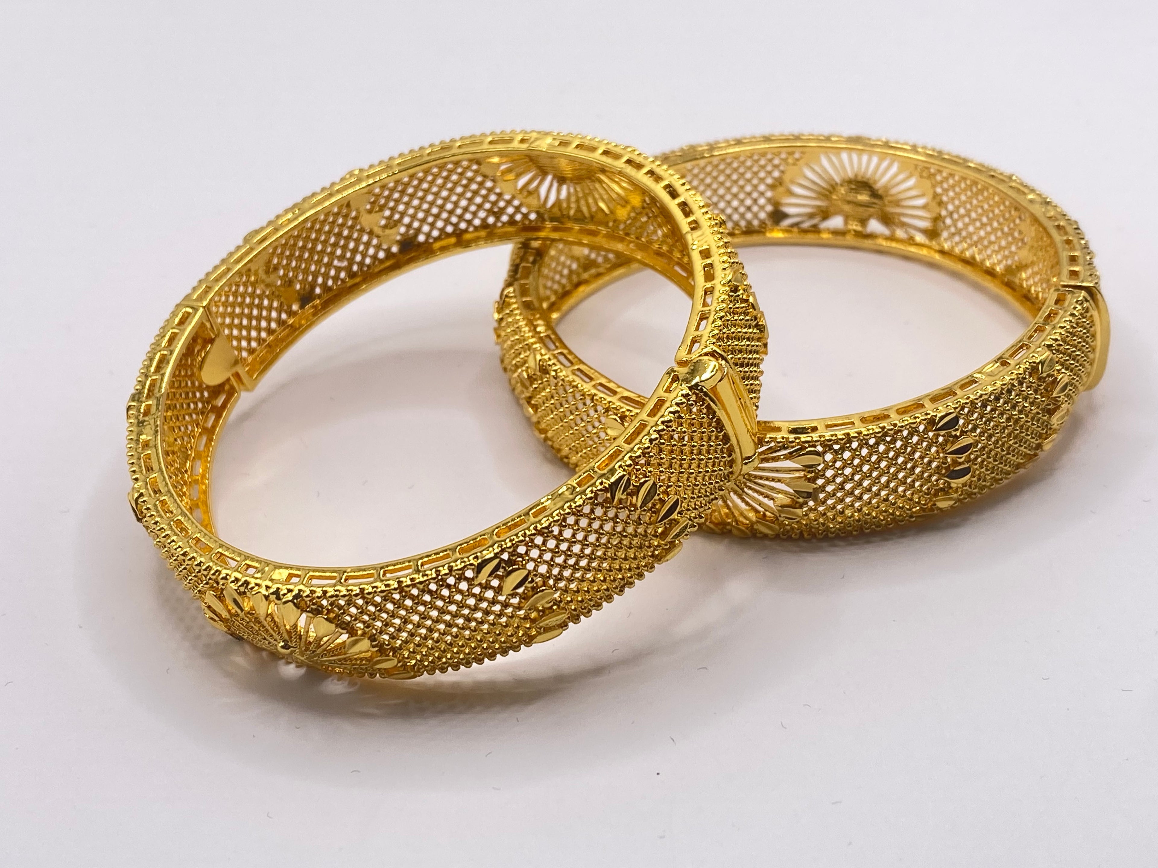 2 piece of bangles